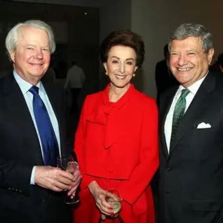 Anne Hendricks Bass Net Worth