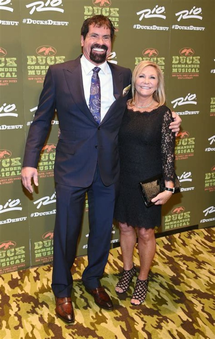 Beth Busbice Net Worth | Celebrity Net Worth