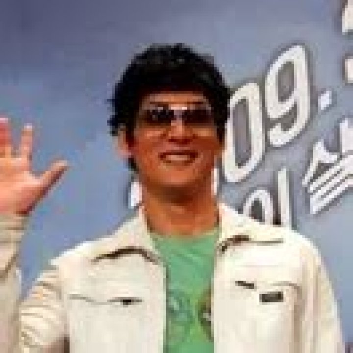 Bon-Joon Koo Net Worth | Celebrity Net Worth