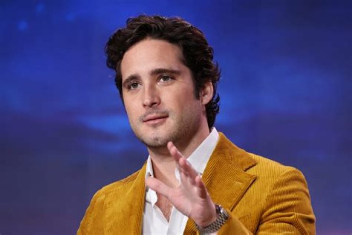 Diego Boneta Net Worth | Celebrity Net Worth