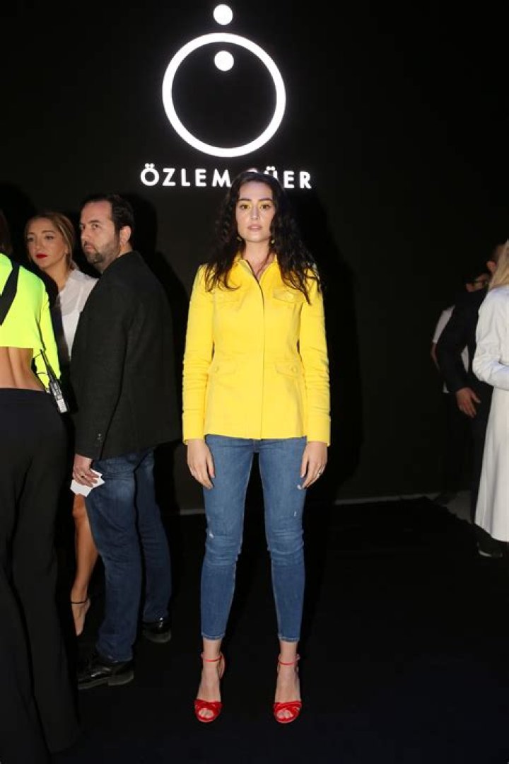 Esra Bilgiç Net Worth | Celebrity Net Worth