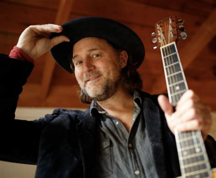 How Super Producer Dr. Luke Went From Saturday Night Live Guitarist... To $100 Million Dollar Songwriting Tycoon