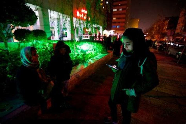 Iranian Billionaire Babak Zanjani Gets Death Sentence For Embezzlement