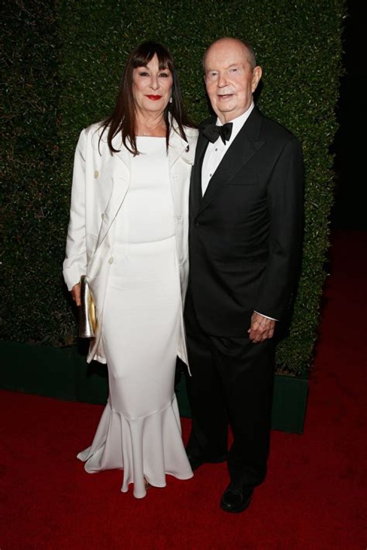 Jerry Perenchio Net Worth | Celebrity Net Worth