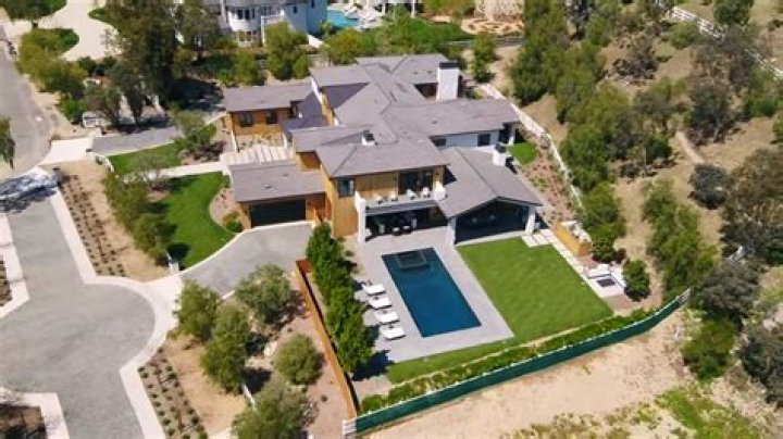 Lori Loughlin And Mossimo Giannulli Find New Home For $9.5 Million