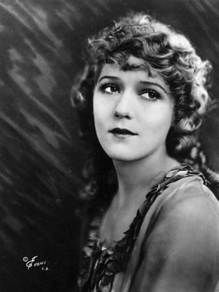 Mary Pickford Net Worth | Celebrity Net Worth