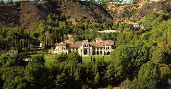 Once Listed For $165 Million, This Palatial Beverly Hills Mansion Just Set An Auction Record Even After Selling For A 60% Discount