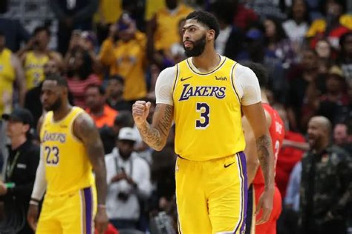 One Day After LeBron Signed A New Deal, Anthony Davis Agrees To A Max Contract