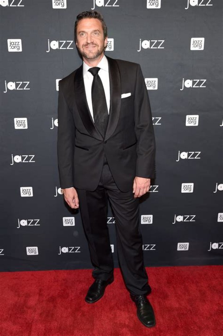 Raul Esparza Net Worth | Celebrity Net Worth