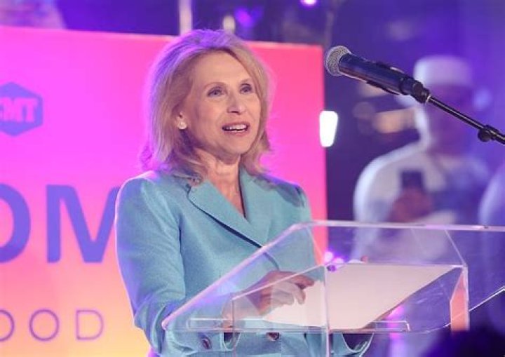Shari Redstone Net Worth | Celebrity Net Worth
