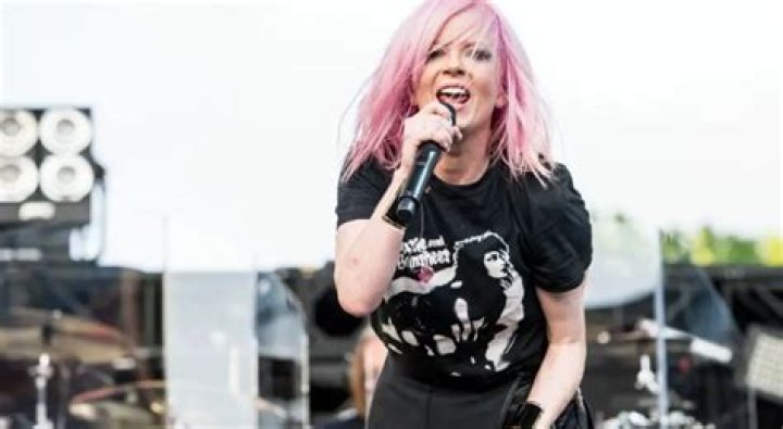 Shirley Manson Net Worth | Celebrity Net Worth