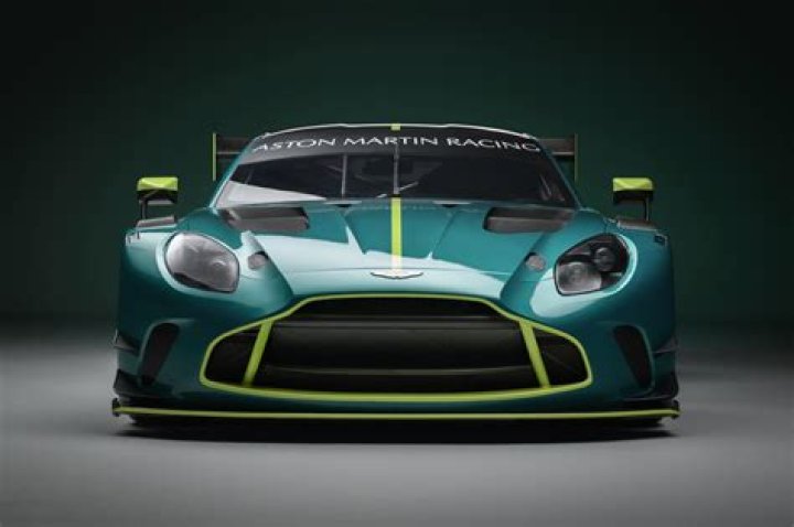 The Extremely Limited And Extremely Expensive 2016 Aston Martin Vantage GT3 Special Edition